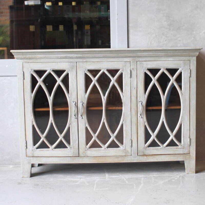 ORIENTAL WOODEN CHEST