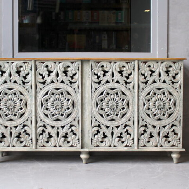ORIENTAL WOODEN CHEST