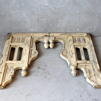 DECORATIVE WOODEN CORNERS