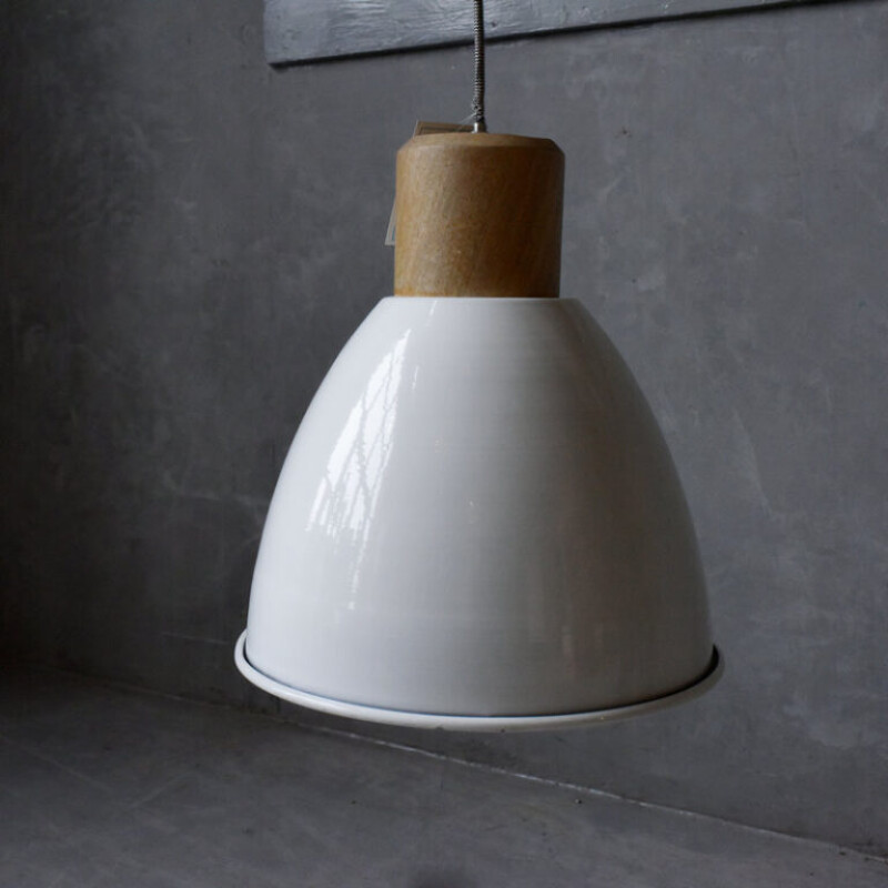 WHITE LOFT METAL LAMP