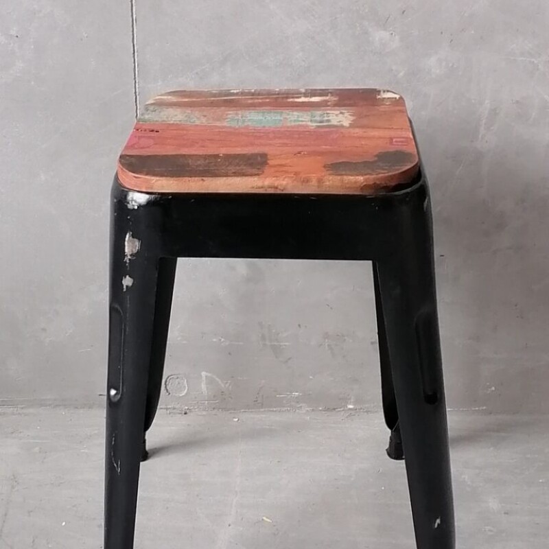 INDUSTRIAL BLACK METAL STOOL