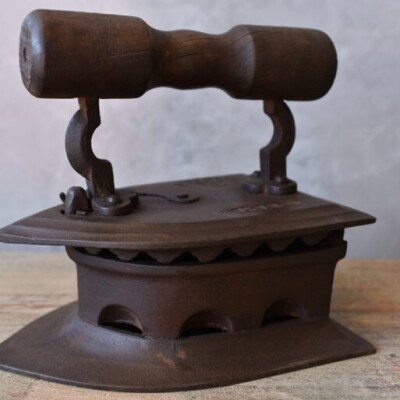 RETRO IRON